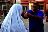 A Mossoul Ouest, un homme accuse son ancienne voisine d'être la mère d'un agent travaillant autrefois pour le compte de l'Etat islamique, Mossoul Ouest, Irak. Crédit photo : Ines Gil