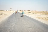 Sur une route, dans les alentours de Kandahar, à proximité du village de Chinay. Crédit photo : Ines Gil