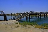 Un pont détruit reliant auparavant Mossoul Est et Mossoul Ouest, vieille ville de Mossoul, Mossoul Ouest, Irak Crédit photo : Ines Gil
